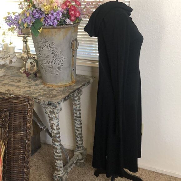 NEW Heart Black MIDI Sweater Dress with Hood NWT - Picture 3 of 10